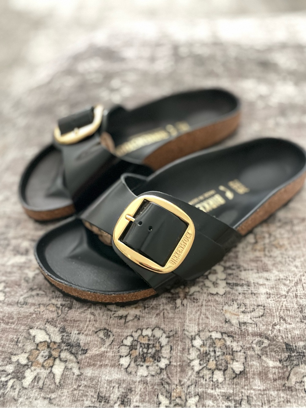 Birkenstock Madrid Big Buckle Slide High Shine Black Gold Size 7 - Picture 3 of 5